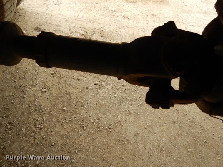 image for item DC2176 1984 Ford LTS8000  oil distributor truck