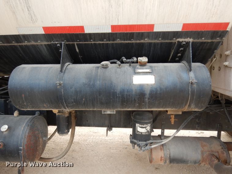 image for item DC2176 1984 Ford LTS8000  oil distributor truck