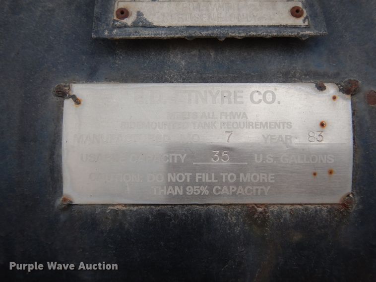 image for item DC2176 1984 Ford LTS8000  oil distributor truck