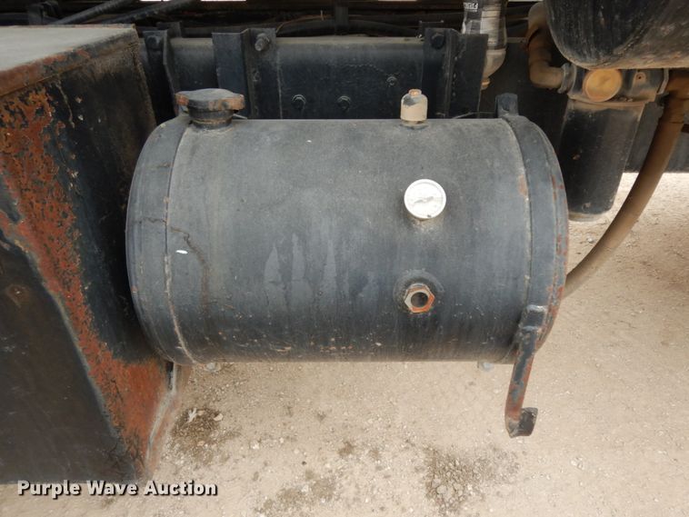 image for item DC2176 1984 Ford LTS8000  oil distributor truck