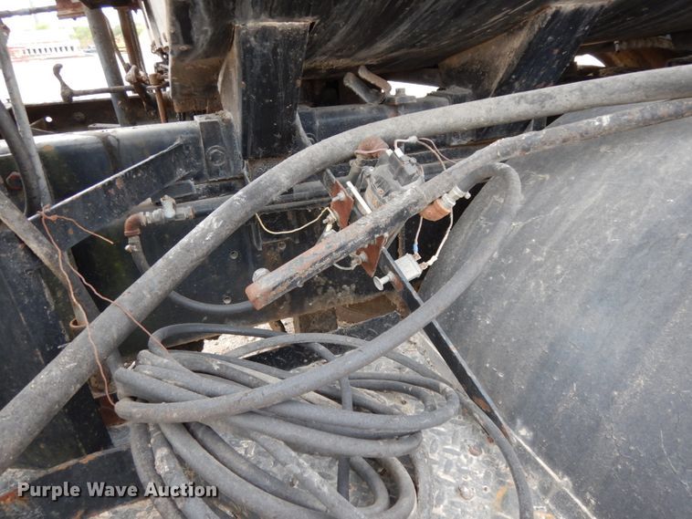 image for item DC2176 1984 Ford LTS8000  oil distributor truck