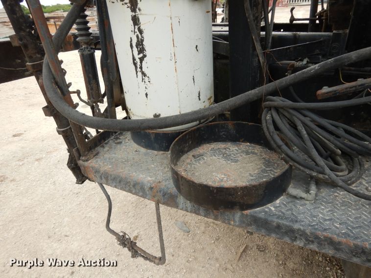 image for item DC2176 1984 Ford LTS8000  oil distributor truck