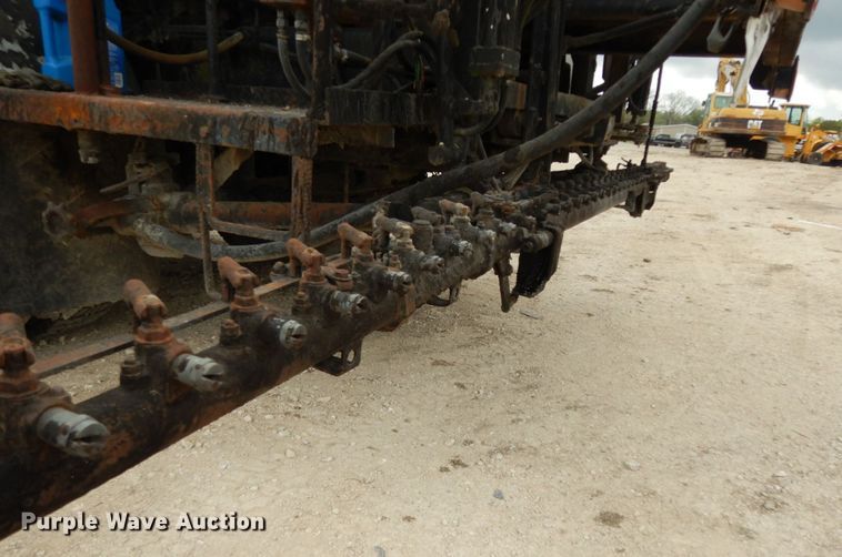 image for item DC2176 1984 Ford LTS8000  oil distributor truck