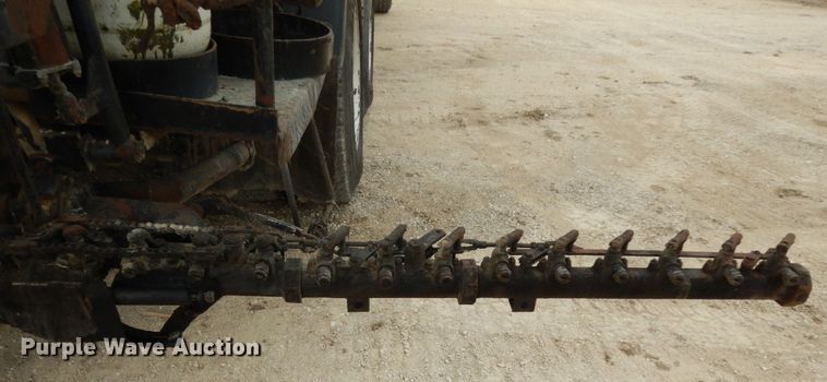 image for item DC2176 1984 Ford LTS8000  oil distributor truck