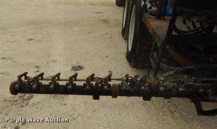 image for item DC2176 1984 Ford LTS8000  oil distributor truck