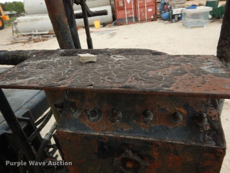 image for item DC2176 1984 Ford LTS8000  oil distributor truck