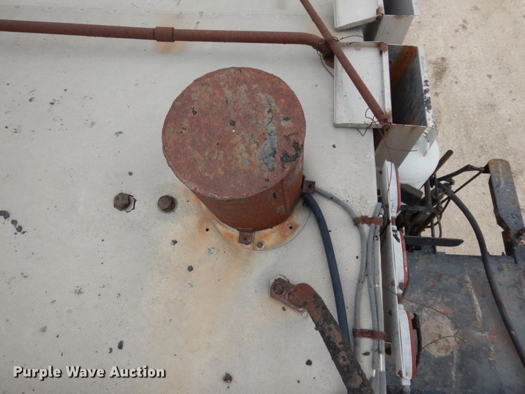 image for item DC2176 1984 Ford LTS8000  oil distributor truck