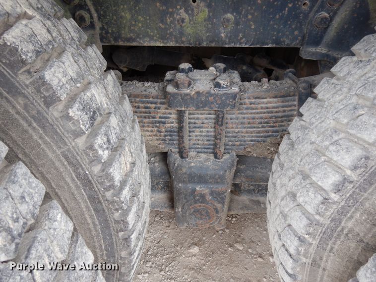 image for item DC2176 1984 Ford LTS8000  oil distributor truck