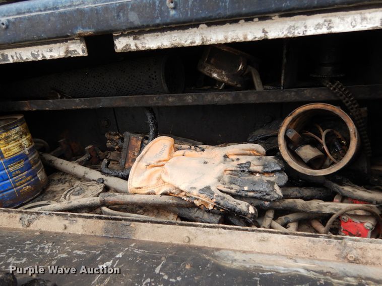 image for item DC2176 1984 Ford LTS8000  oil distributor truck