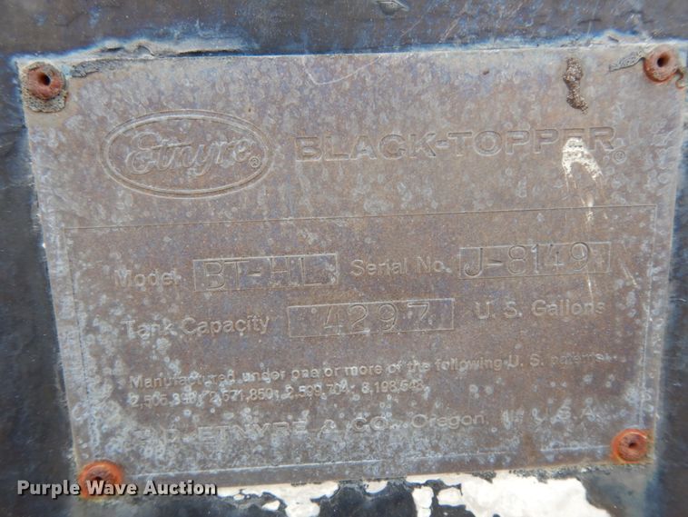 image for item DC2176 1984 Ford LTS8000  oil distributor truck