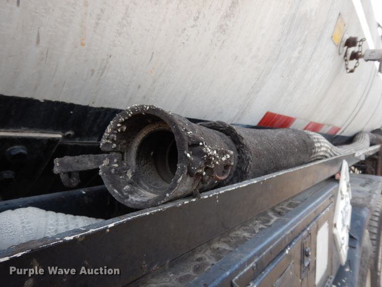 image for item DC2176 1984 Ford LTS8000  oil distributor truck