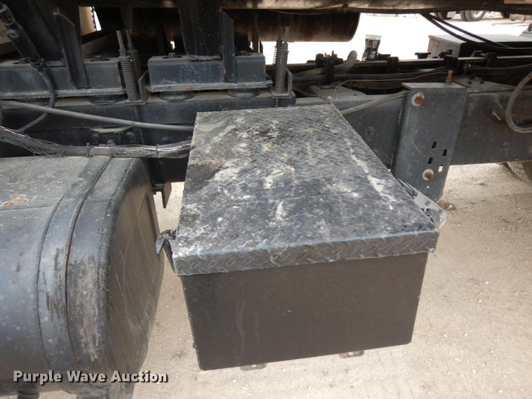 image for item DC2176 1984 Ford LTS8000  oil distributor truck