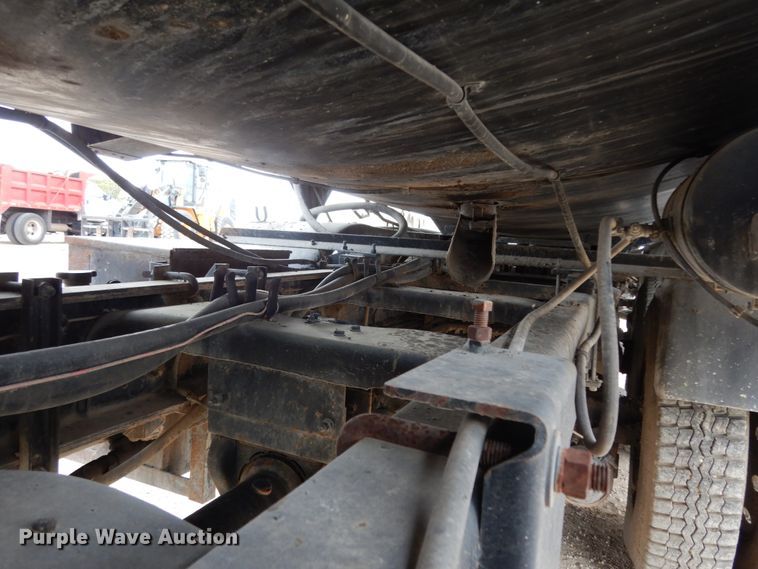 image for item DC2176 1984 Ford LTS8000  oil distributor truck