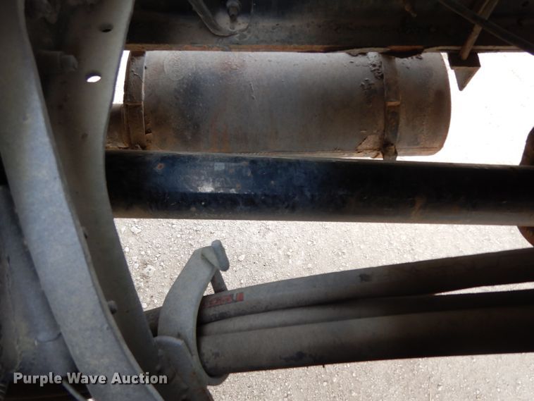 image for item DC2176 1984 Ford LTS8000  oil distributor truck