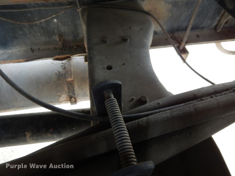 image for item DC2176 1984 Ford LTS8000  oil distributor truck