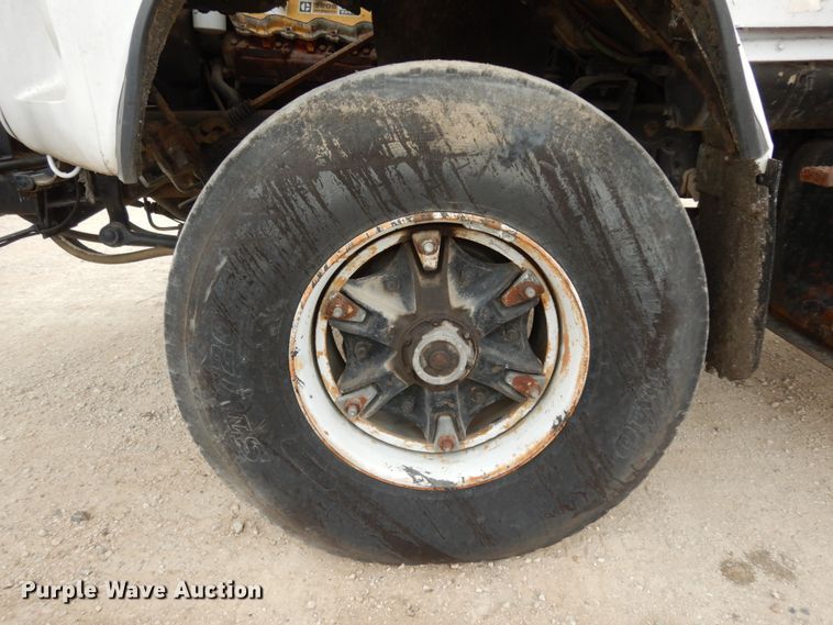 image for item DC2176 1984 Ford LTS8000  oil distributor truck