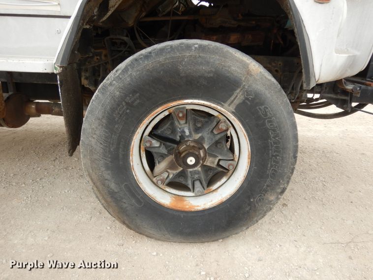 image for item DC2176 1984 Ford LTS8000  oil distributor truck