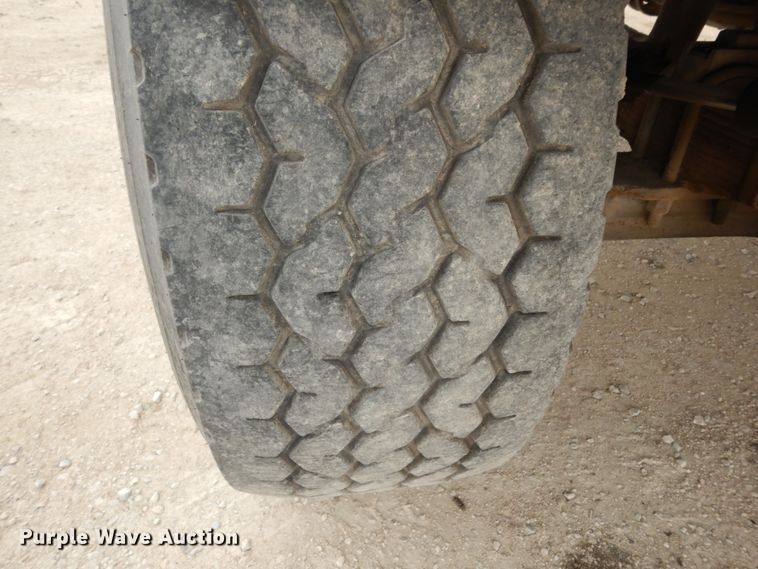 image for item DC2176 1984 Ford LTS8000  oil distributor truck