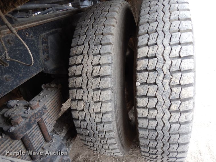 image for item DC2176 1984 Ford LTS8000  oil distributor truck