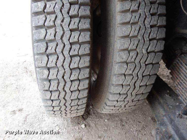 image for item DC2176 1984 Ford LTS8000  oil distributor truck