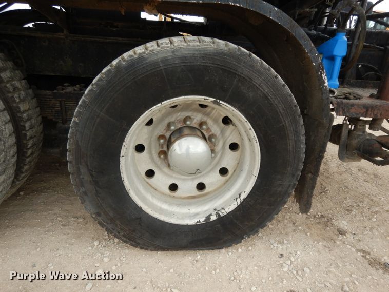 image for item DC2176 1984 Ford LTS8000  oil distributor truck