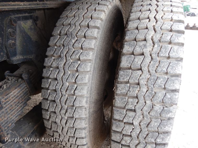 image for item DC2176 1984 Ford LTS8000  oil distributor truck