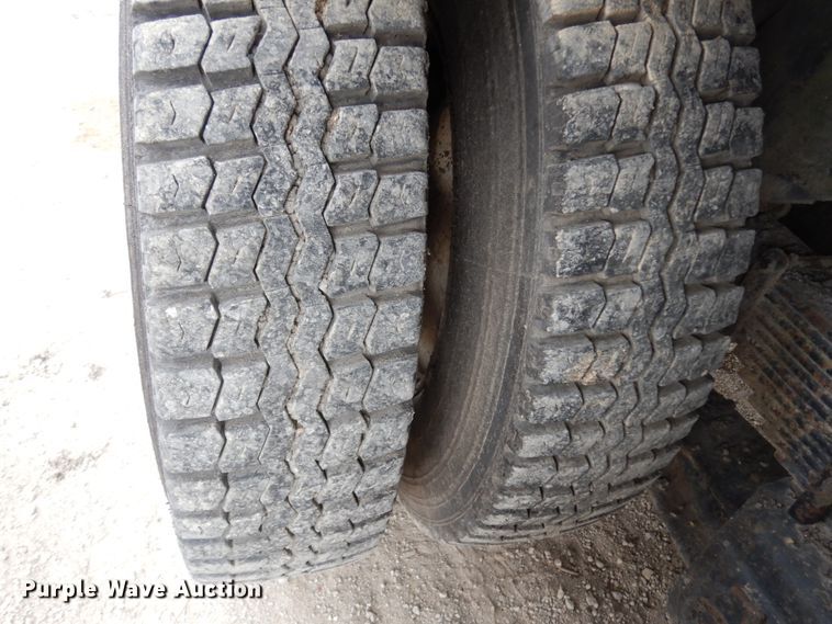 image for item DC2176 1984 Ford LTS8000  oil distributor truck