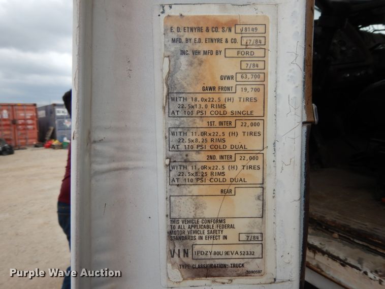 image for item DC2176 1984 Ford LTS8000  oil distributor truck