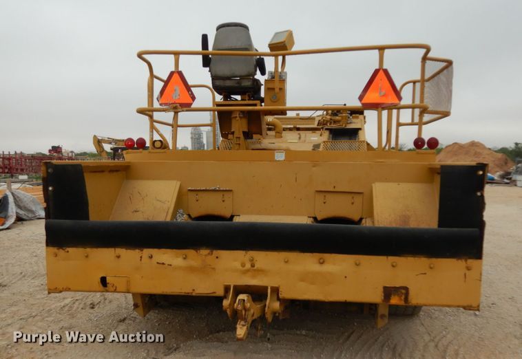 image for item DC2177 1992 Etnyre  chip spreader