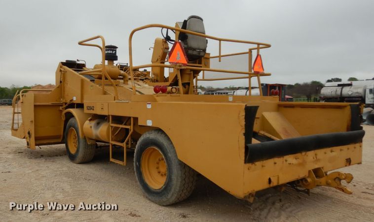 image for item DC2177 1992 Etnyre  chip spreader