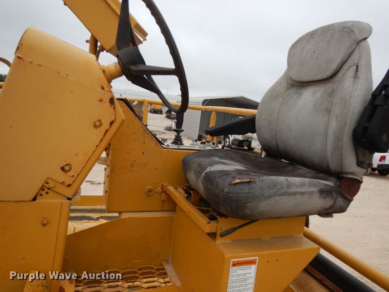 image for item DC2177 1992 Etnyre  chip spreader