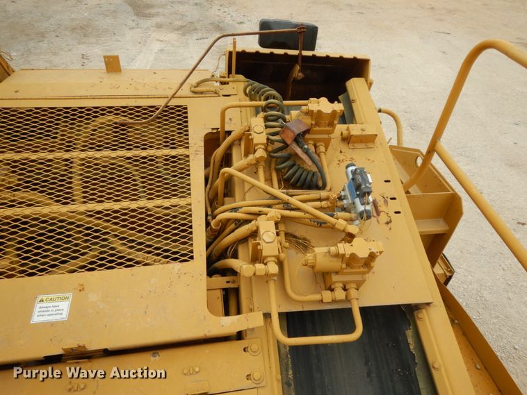 image for item DC2177 1992 Etnyre  chip spreader