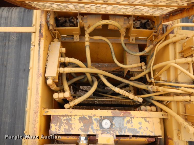 image for item DC2177 1992 Etnyre  chip spreader