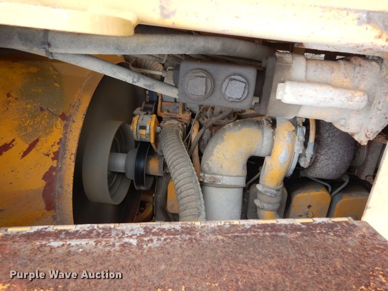 image for item DC2177 1992 Etnyre  chip spreader