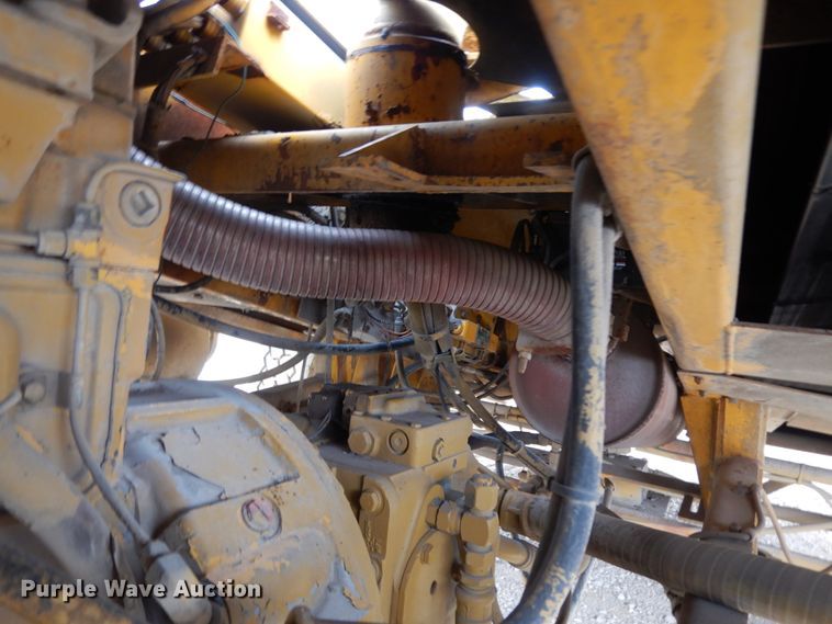 image for item DC2177 1992 Etnyre  chip spreader