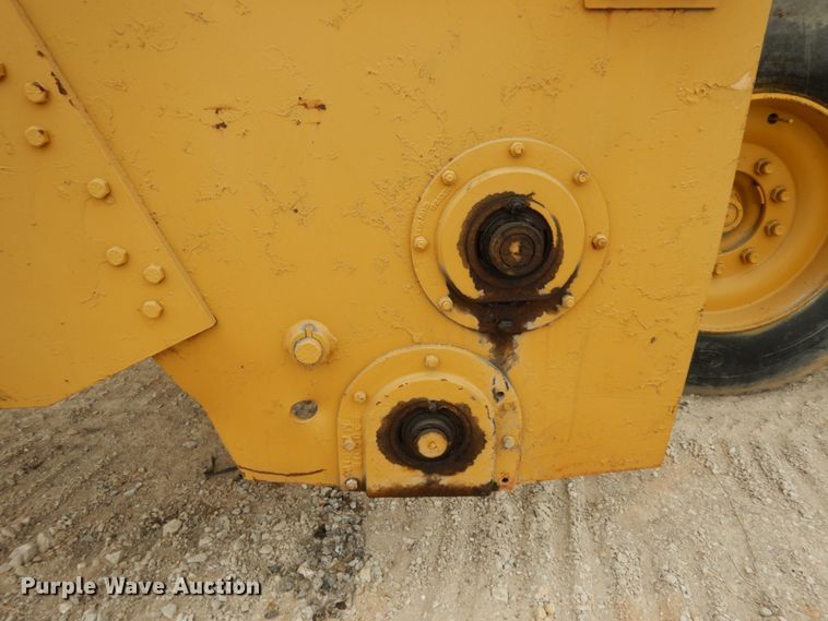 image for item DC2177 1992 Etnyre  chip spreader