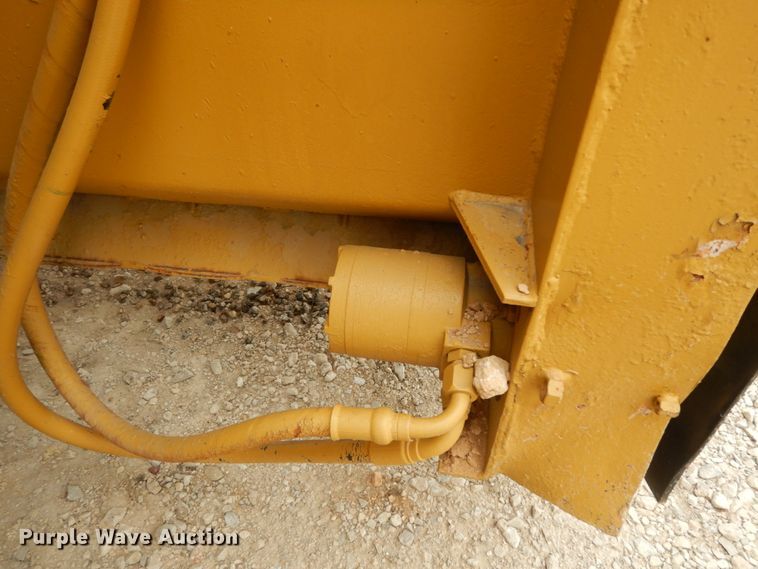 image for item DC2177 1992 Etnyre  chip spreader