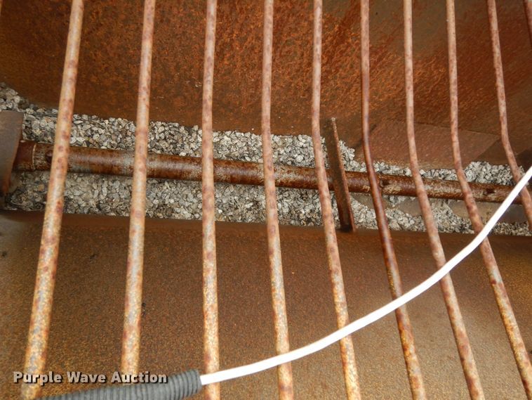 image for item DC2177 1992 Etnyre  chip spreader