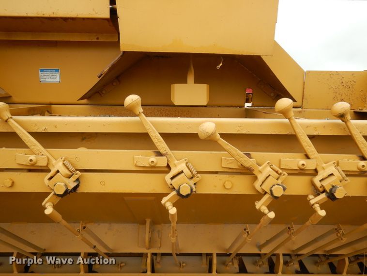 image for item DC2177 1992 Etnyre  chip spreader