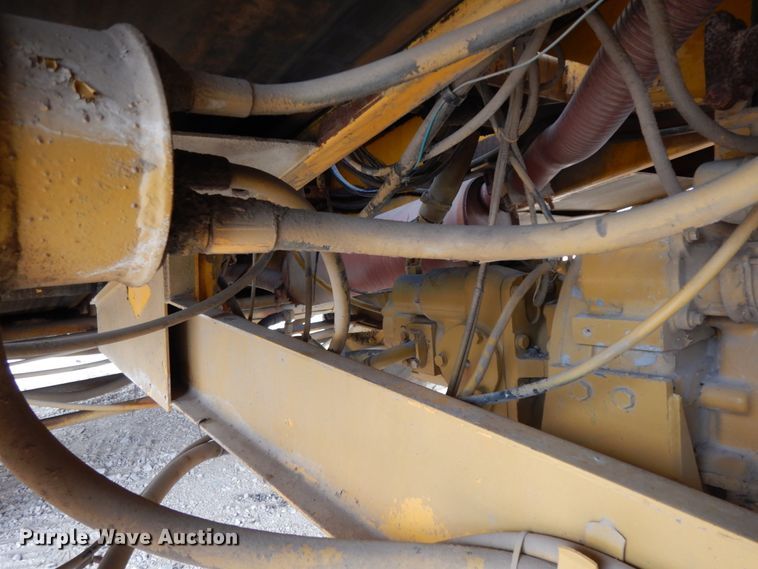 image for item DC2177 1992 Etnyre  chip spreader