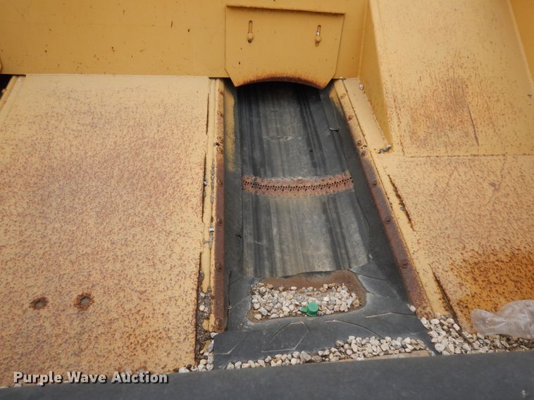 image for item DC2177 1992 Etnyre  chip spreader