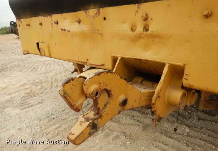 image for item DC2177 1992 Etnyre  chip spreader