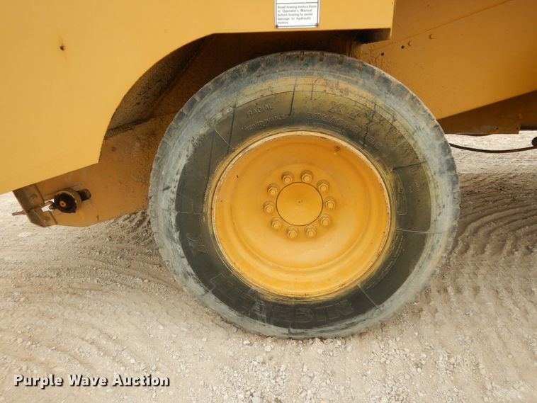 image for item DC2177 1992 Etnyre  chip spreader