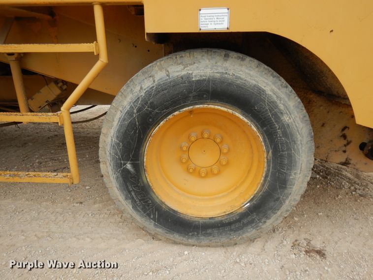 image for item DC2177 1992 Etnyre  chip spreader