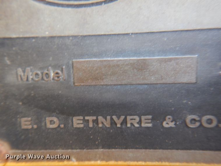 image for item DC2177 1992 Etnyre  chip spreader