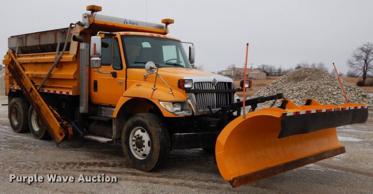 image for item DF6374 2006 International 7400  dump truck