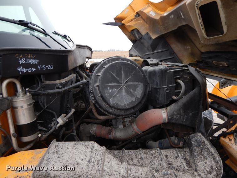 image for item DF6374 2006 International 7400  dump truck