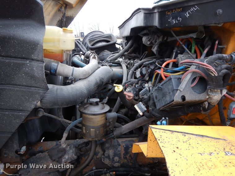 image for item DF6374 2006 International 7400  dump truck