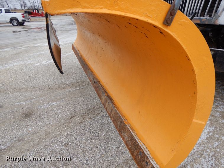 image for item DF6374 2006 International 7400  dump truck