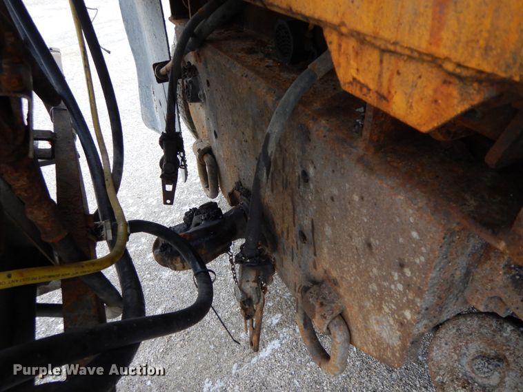 image for item DF6374 2006 International 7400  dump truck